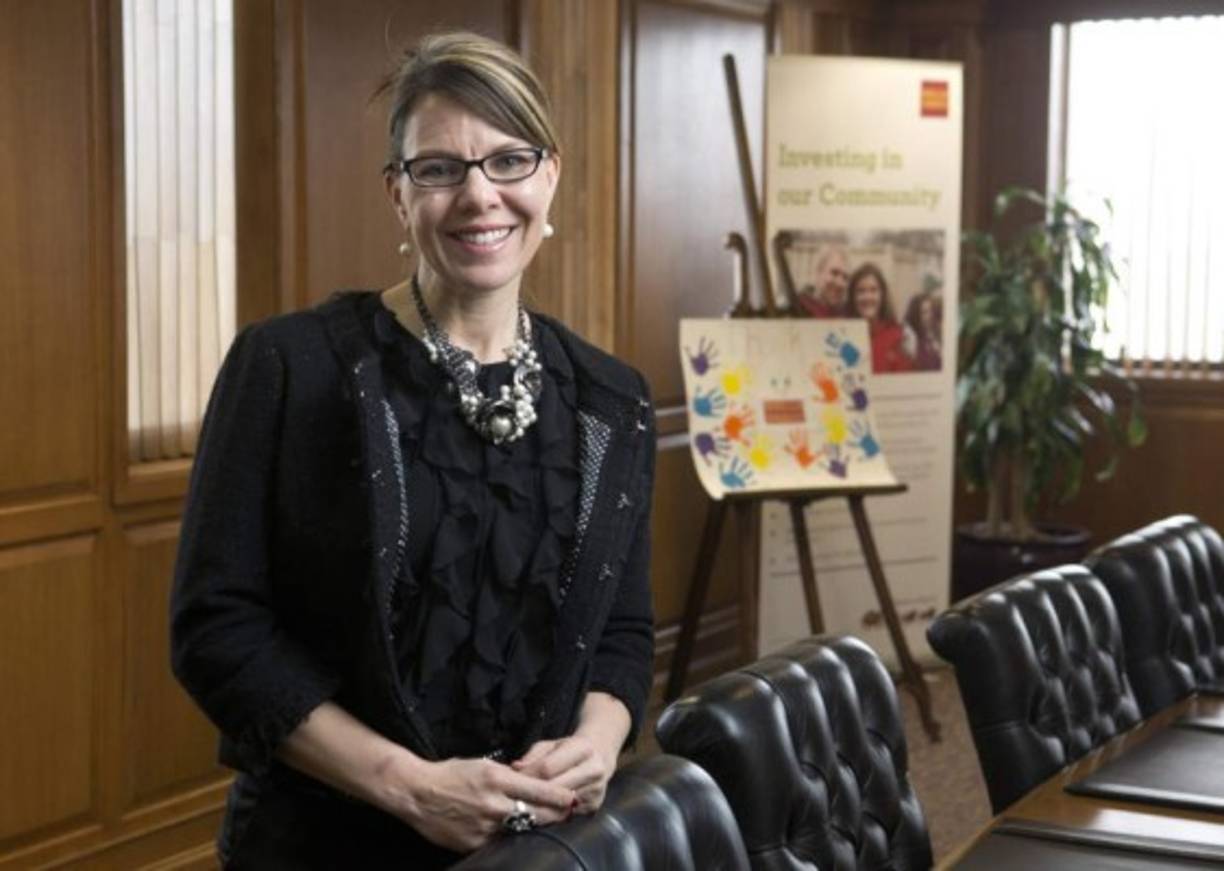 Los familiares de Riordan la describieron como 'la piedra angular de su familia' y pidieron que la gente recuerde por ser 'amable, cariñosa, comprensiva'.<br/><br/>En el comunicado indicó: 'La vitalidad, la pasión y el amor de Jennifer infundieron a nuestra comunidad y alcanzaron todo nuestro país.<br/><br/>'Su impacto en todo y en todos los que ella tocó nunca se puede medir completamente. Pero ante todo, ella es la base de nuestra familia.<br/><br/>'Ella y Mike escribieron una historia de amor como ninguna otra. Su belleza y amor es evidente a través de sus hijos.<br/><br/>'Estamos muy agradecidos por las muestras de apoyo de la familia, amigos y nuestra comunidad. Pedimos que aquellos que buscan expresar sus condolencias y oraciones, así como los medios de comunicación respeten nuestra privacidad en este momento.<br/><br/>'Nuestra familia y amigos necesitan tiempo para llorar y celebrar el impacto de Jennifer en todos nosotros. En su memoria, recuerde siempre ser amable, cariñoso, comprensivo y compartir '.