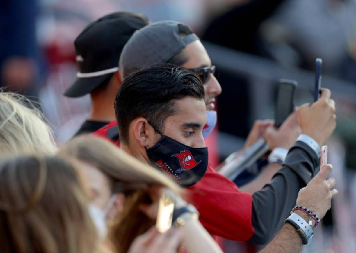 El Super Bowl hizo olvidar por unas horas a los aficionados todo lo que tiene que ver con pandemias y virus y para ello planificó un gran espectáculo tanto dentro como fuera del césped.