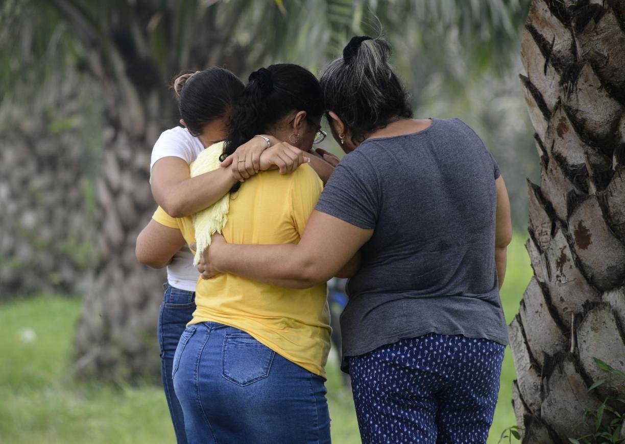 La familia de Maycol llegó al lugar en donde apareció su cuerpo.