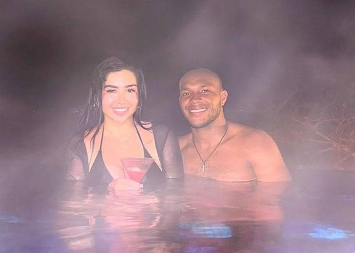 Ana María es una apasionada por la belleza femenina y siempre cuida su cuerpo con los productos que vende en sus negocios.