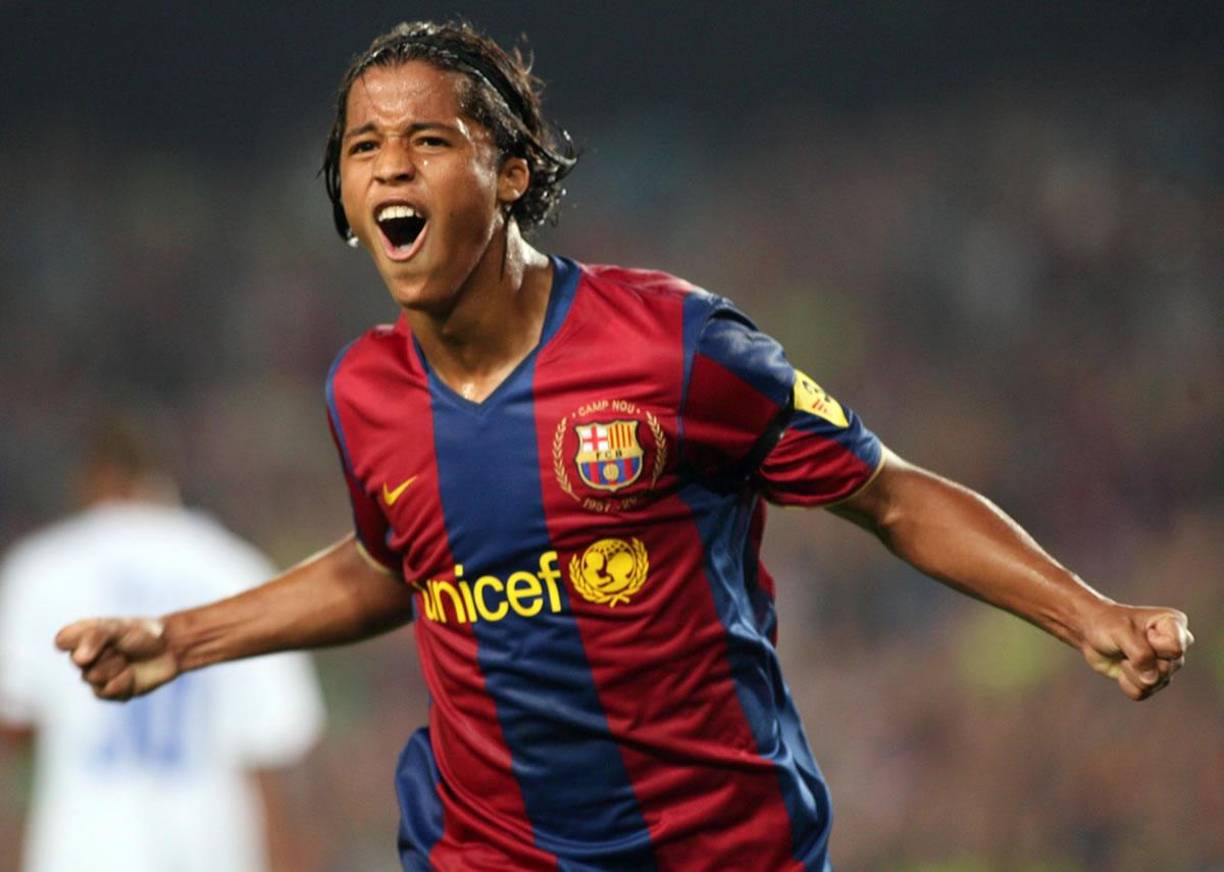 Incluso, surgió de la cantera del Barcelona y comenzó a tener minutos con el primer equipo después de conquistar el histórico Mundial-Sub17 con la Selección azteca.