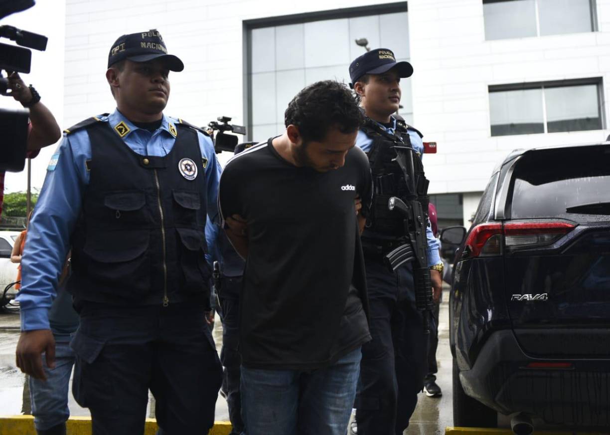El martes 10 de diciembre de 2024, agentes de la DPI remitieron a dos sujetos al Centro Integrado de Justicia Penal de San Pedro Sula. Uno de los individuos fue visto atacando a la víctima cerca de una estación de pasajeros, mientras que el otro colaboró en la huida del ejecutor.