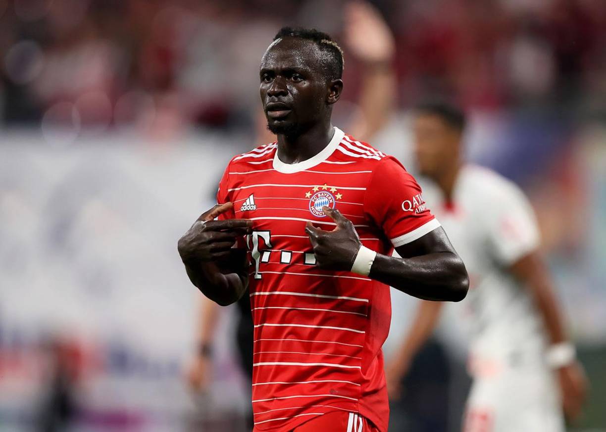 Sadio Mané - El delantero senegalés confirma que se queda en el Bayern Múnich. “Sí, me quedo si Dios quiere. Si todo va bien, seguiré. Me encantan los desafíos y el Bayern es un gran desafío. Depende de mí hacer lo que sea necesario para enfrentar este desafío”, ha afirmado el senegalés en 2sTV.