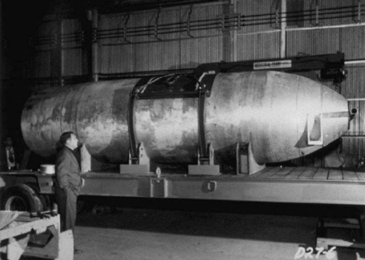 La Mark 14 fue una bomba termonuclear experimental creada en los Estados Unidos durante los años 50. <br/><br/>Con un diseño diferente de las armas contemporáneas, se han producido cinco unidades. La Mk-14 poseía un poder de 6,9 MT.<br/>