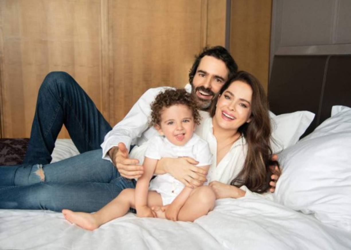 Danna García<br/>La actriz colombiana lleva casi tres meses sin ver a su hijo después de dar positivo al COVID-19. García lleva varios meses luchando para sobreponerse al coronavirus, pero aún no ha sido dada de alta. En redes la estrella de 'Pasión de gavilanes' señaló que lo más dificl es estar separada de su pequeño Dante, que cumplira tres el 08 de julio.<br/>