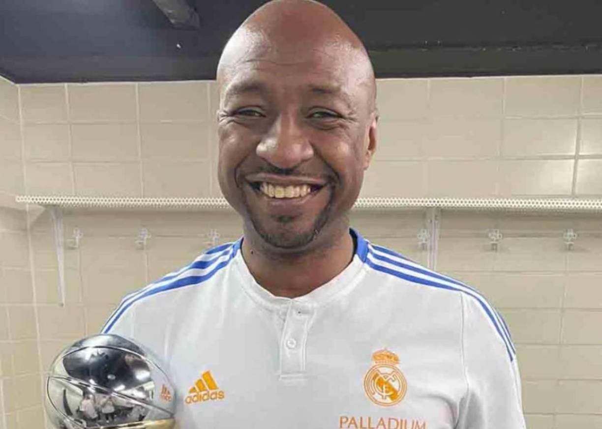 El baloncesto siempre fue parte fundamental en la vida del Doctor Meléndez, con su 1.96 metros de estatura, lo definió como el instrumento que Dios utilizó para bendecirlo,