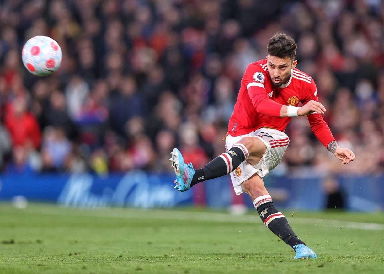 Después de dos temporadas, Alex Telles ahora podría estar cerca de dejar el Manchester United. Según el diario británico ‘The Sun’, el lateral izquierdo brasileño de 29 años está en la lista de transferibles de los Red Devils.