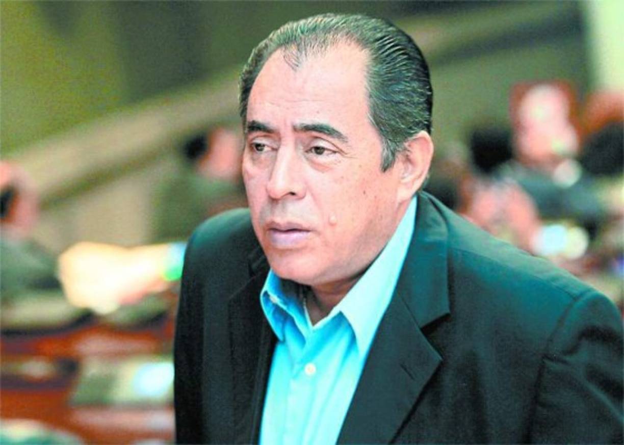 El entrenador hondureño Edwin Pavón es abogado.