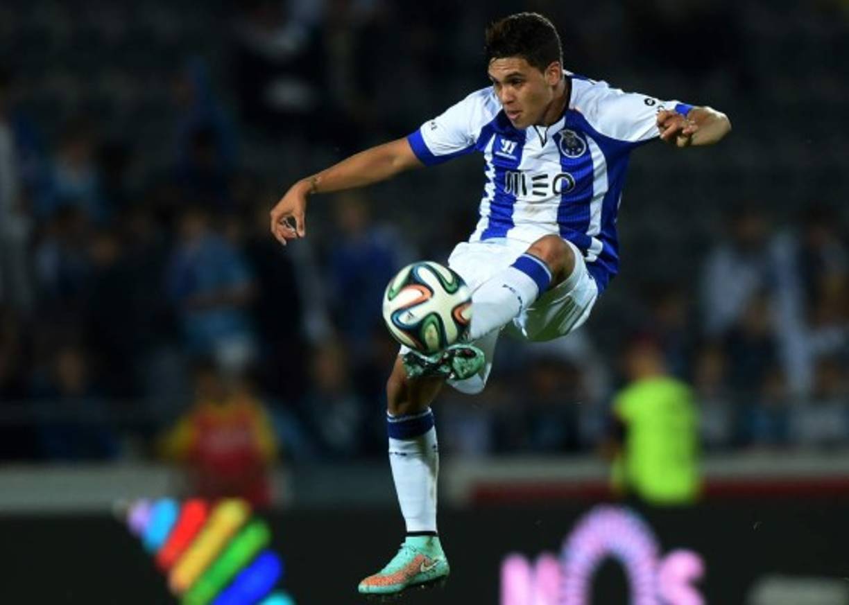 Juan Quintero: El internacional colombiano, que actualmente se encuentra cedido en el Internacional de Medellín por el Porto, habría despertado el interés del Sevilla FC entre otros clubes.