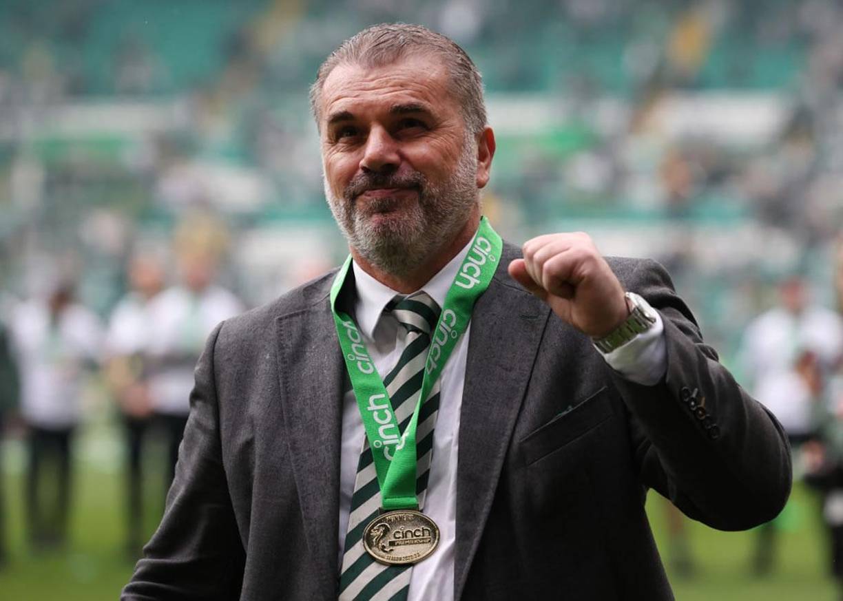 Según informes de The Athletic, el Tottenham Hotspur está cerca de designar a Ange Postecoglou, actual entrenador del Celtic, como su nuevo técnico en jefe. Postecoglou ha sido considerado el principal candidato para reemplazar a Antonio Conte y se espera que se finalice un acuerdo en los próximos días.