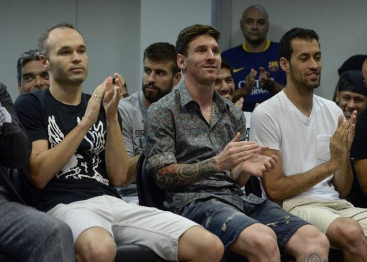 Los mejores amigos de Pedro se mantuvieron atentos al discurso del canario.