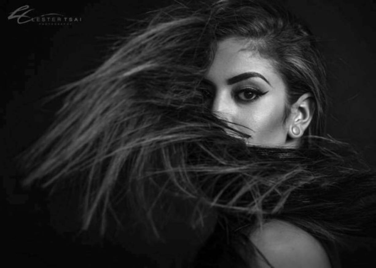 Además de ser modelo, Sara soñaba en convetirse en una actriz, ya había realizado los primero pasos haciendo doblaje de voz.