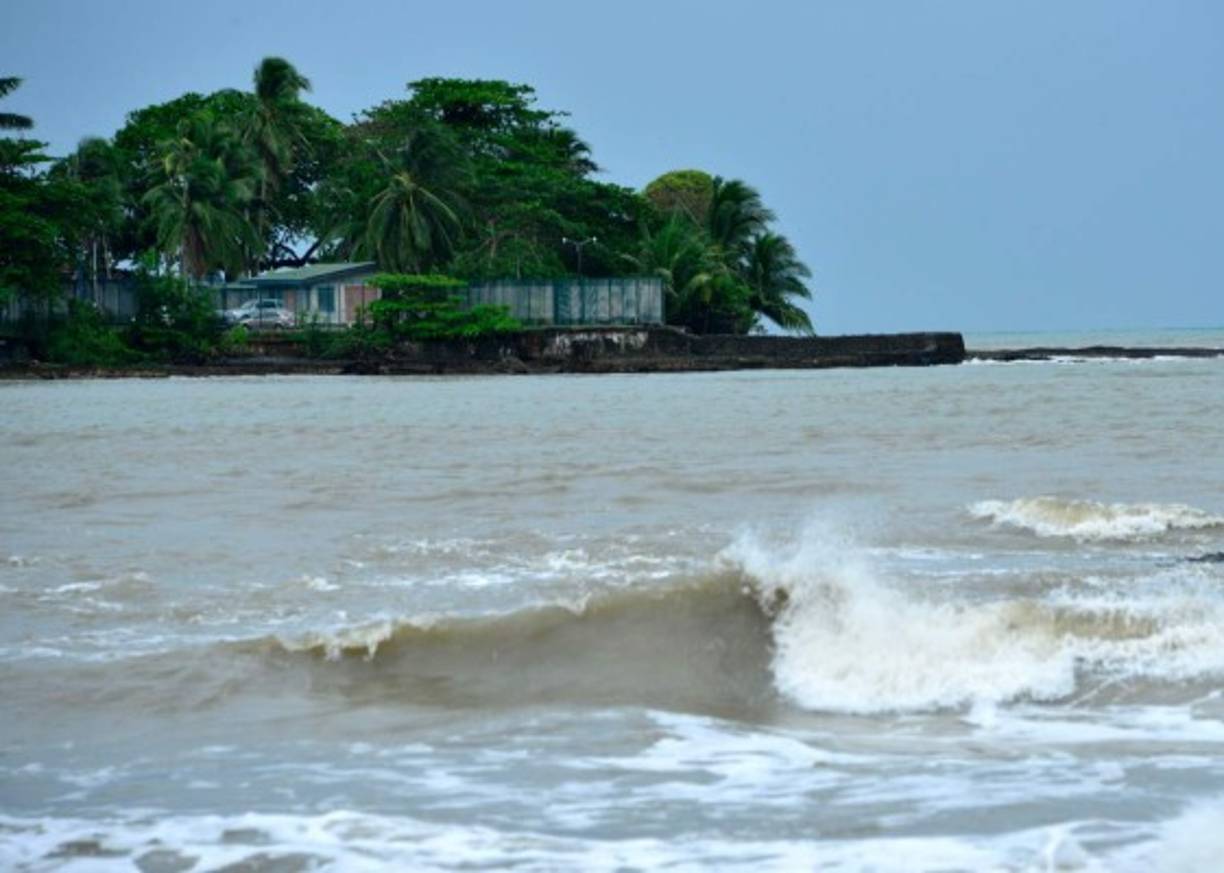 'Debo ser claro, el huracán tiene una capacidad alta destructiva. Esperamos que no haya víctimas pero para eso tenemos que estar preparados y acatarlas las órdenes de las autoridades', expresó el mandatario costarricense, Luis Guillermo Solís.