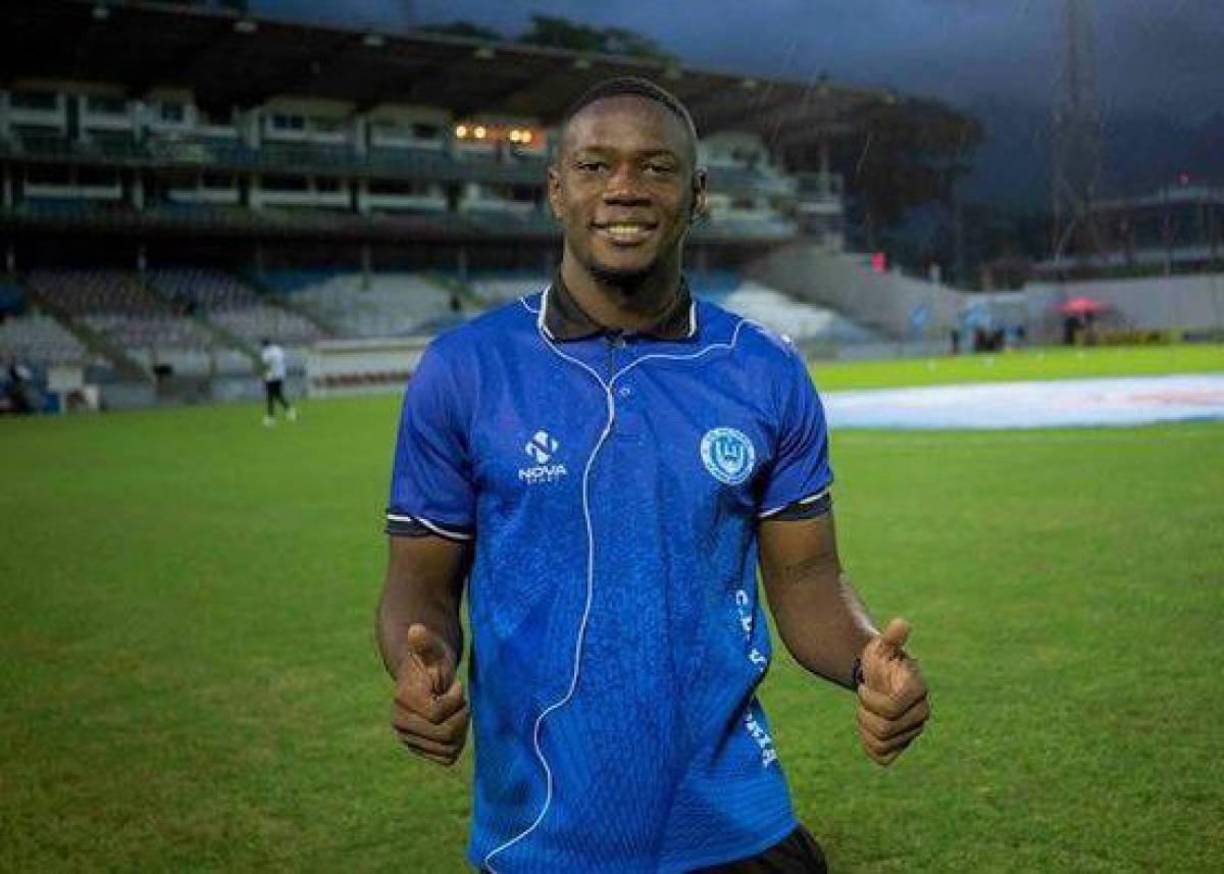 Luis Hurtado - Génesis busca el fichaje del extremo colombiano que no seguiría ligado al Victoria. En primera división con los lecheros jugó 88 partidos, anotando la cantidad de 10 goles. 