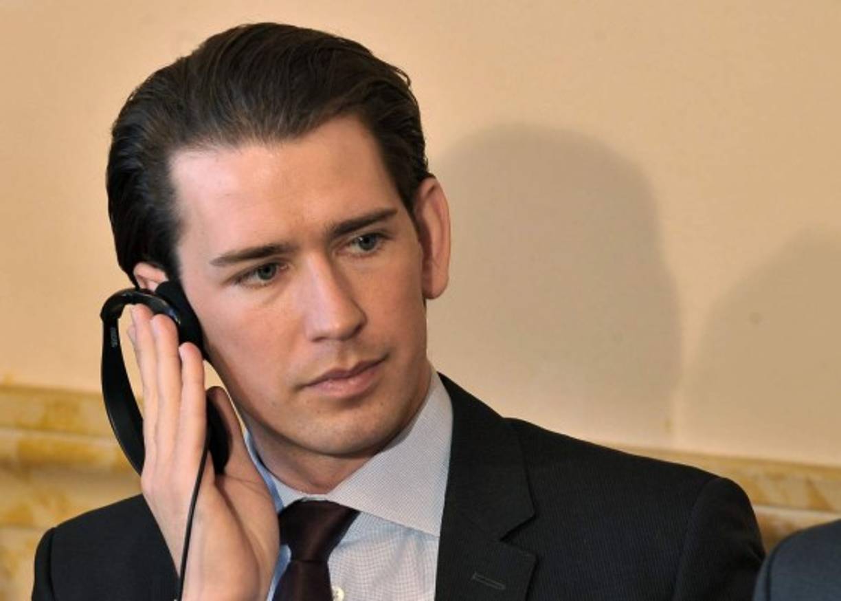Sebastián Kurz: El primer ministro de Austia se convirtió en el jefe de Gobierno más joven del mundo tras ganar las elecciones a los 31 años.<br/><br/>Su prematura entrada en política, le impidió terminar sus estudios universitarios de Derecho, que abandonó en 2011. Kurz es el rostro amable (y bello) de la derecha populista en Austria.