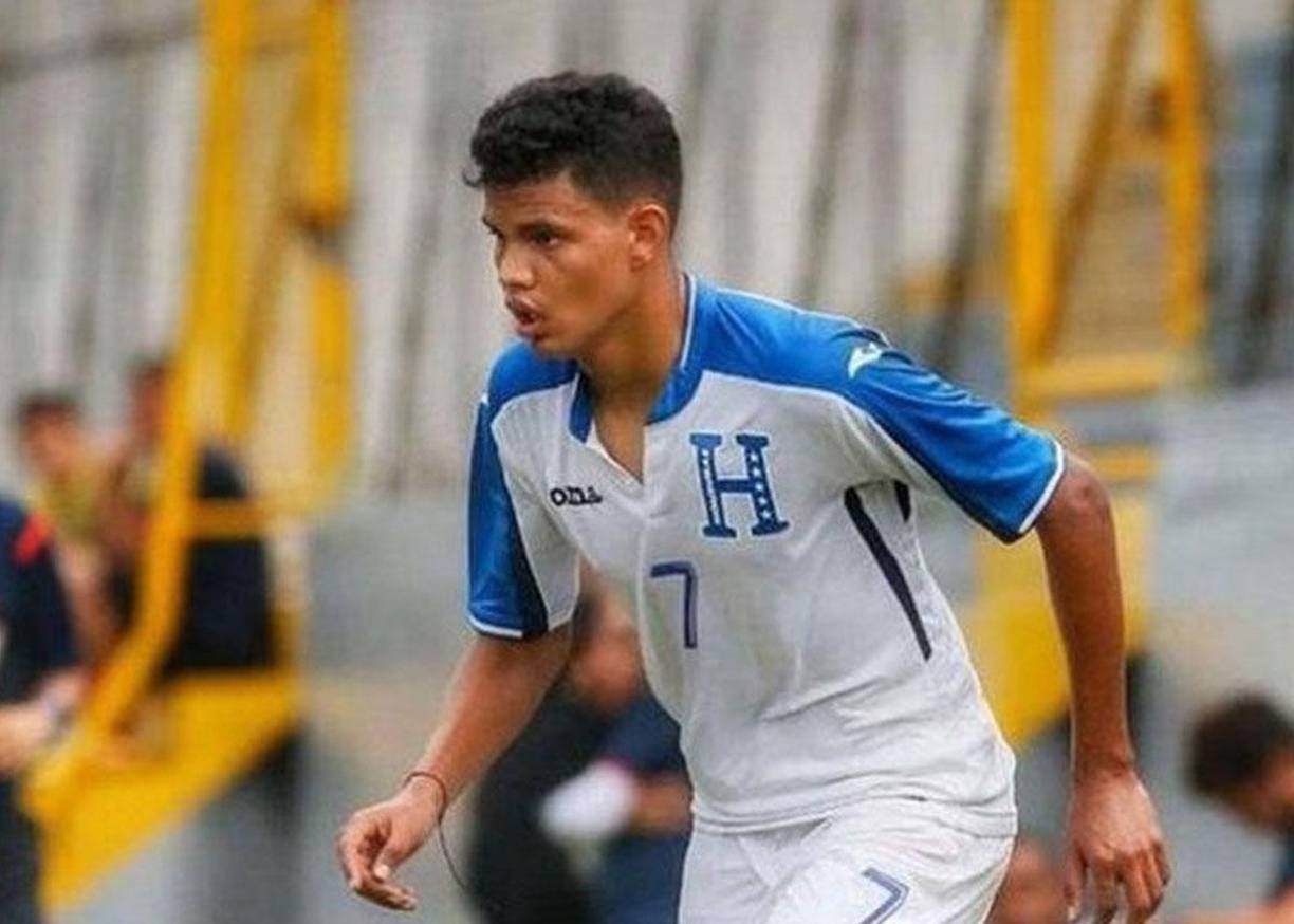 César Romero: El delantero jugará con los Lobos de la UPN en el Clausura 2024, llega procedente del Puntarenas de Costa Rica.