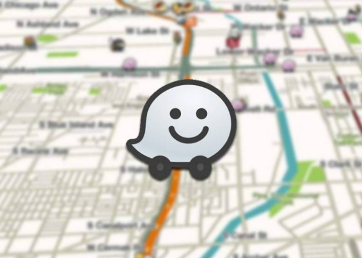 WAZE<br/>Prepárate para iniciar tu viaje con esta app de tráfico y navegación. Solo asegurate de tener el cargador a mano, porque Waze es una se las aplicaciones que más batería consume y lo hace desde que se inicia.