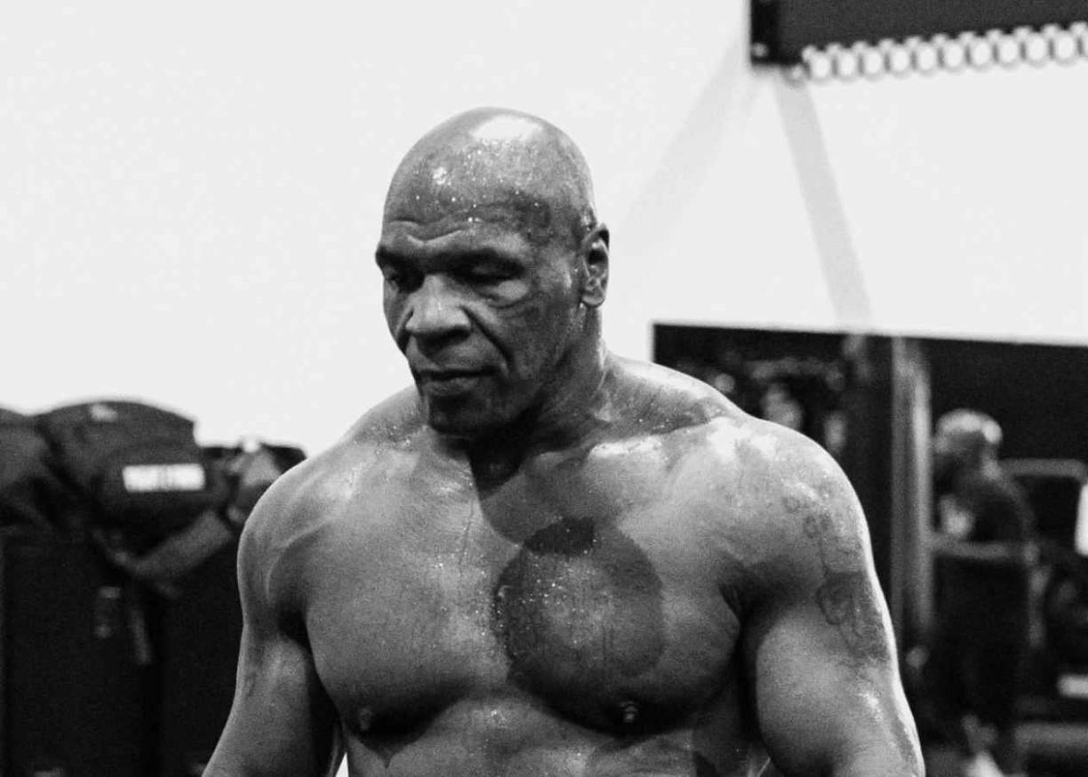 Mike Tyson está de regreso y sorpresivamente vuelve al ring. El legendario boxeador preocupa por su estado de salud. 