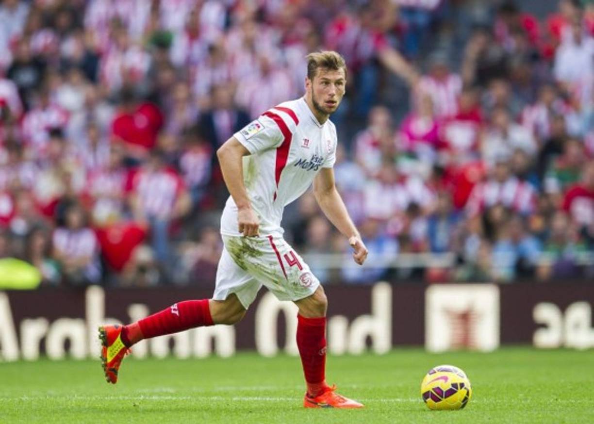 Grzegorz Krychowiak (25, mediocampista) - Sevilla. El polaco es un jugador versátil, con buen trato al balón y ha sido uno de los jugadores que más interés ha suscitado en el Arsenal. Pudiera acoplarse fácilmente al equipo de Arsene Wegner.