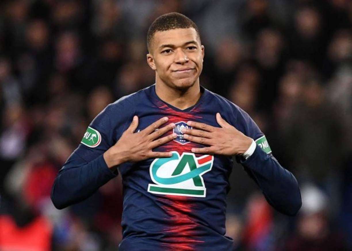 Kylian Mbappé - El delantero francés del París Saint Germain (PSG) devenga un sueldo semanal de 481 mil euros.