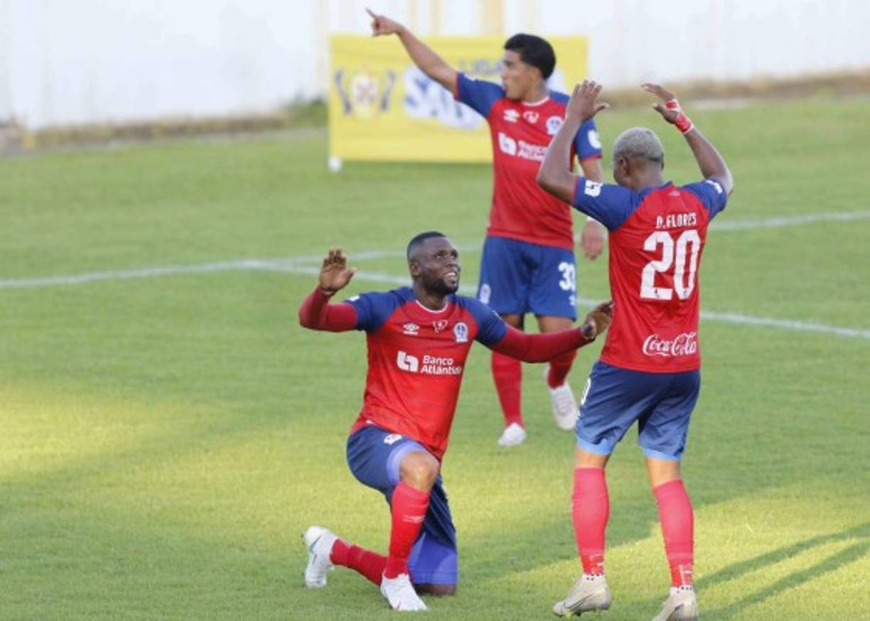 La alegría de Yustin Arboleda tras su gol que le dio los tres puntos al Olimpia.