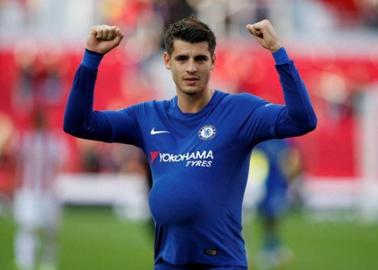 Nuevas noticias sobre el futuro de Álvaro Morata. Al interés del Sevilla -contado esta mismo jueves-, se suma una información de la Cadena COPE en la que confirman que la decisión del futuro del español ya está en manos del entrenador del equipo inglés, Maurizio Sarri.