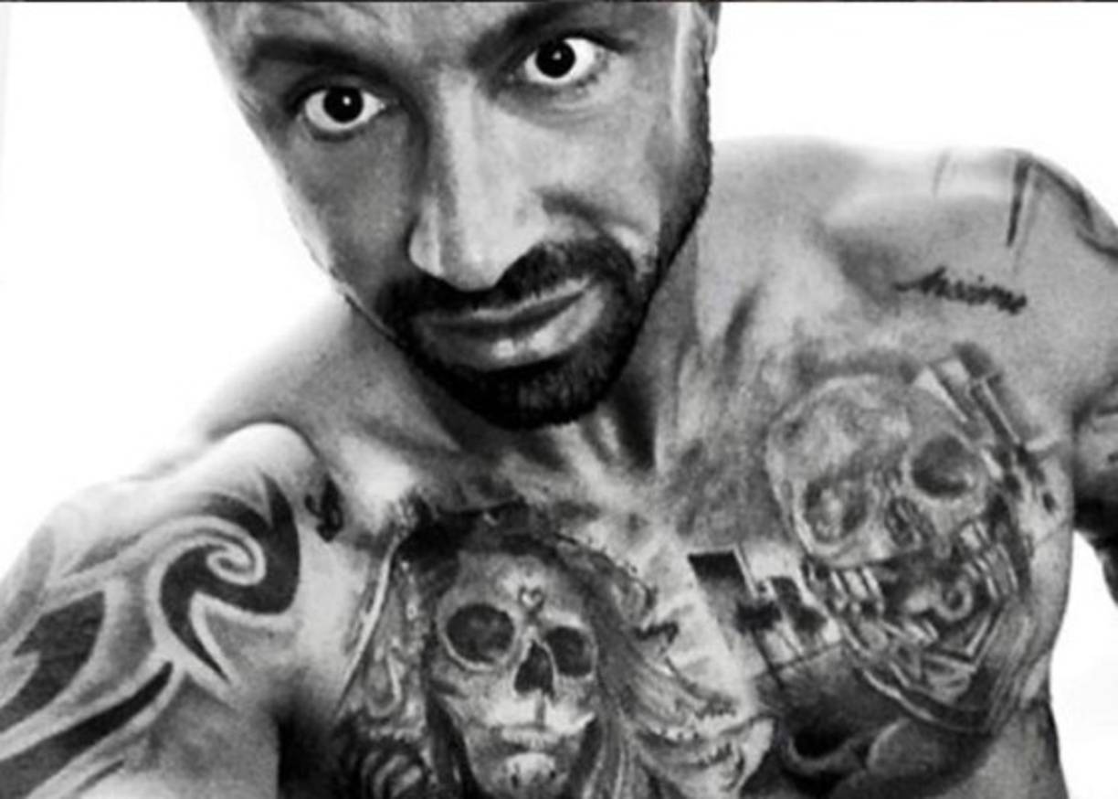 José Mari se caracteriza por lucir diferentes tatuajes en su cuerpo.