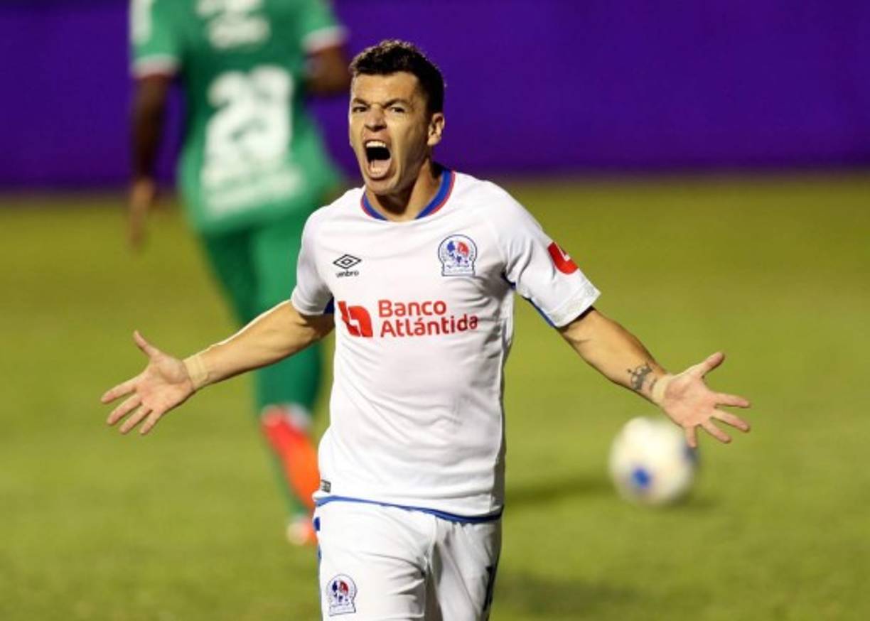 La eufórica celebración de Matías Garrido tras su gol de penal.