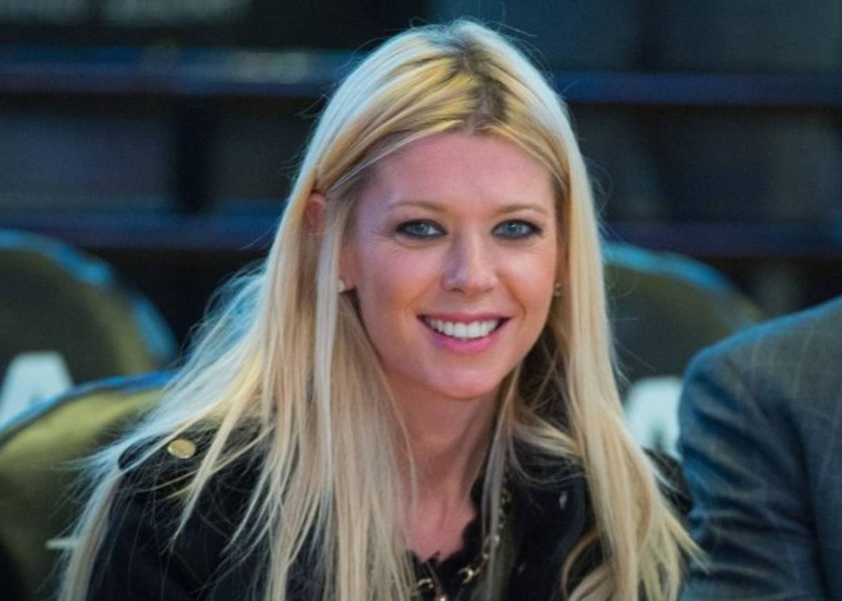 Tara Reid. Sus excesos y sobre todo, su gusto por el alcohol, la han hecho perder contratos millonarios y ese rostro angelical que la caracterizaba. Otro de sus grandes problemas es la anorexia, su extrema delgadez ha sido objeto de preocupación entre sus fans.<br/>