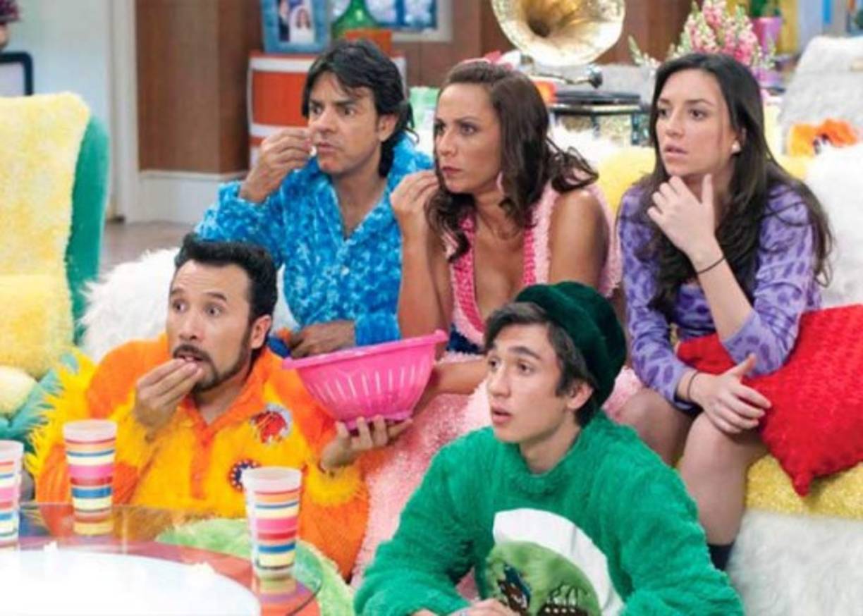 Aunque la 'Familia Peluche' sólo duró tres temporadas al aire, se siguen repitiendo por varias cadenas de televisión, y nadie puede olvidar a la carismática Consuelo.