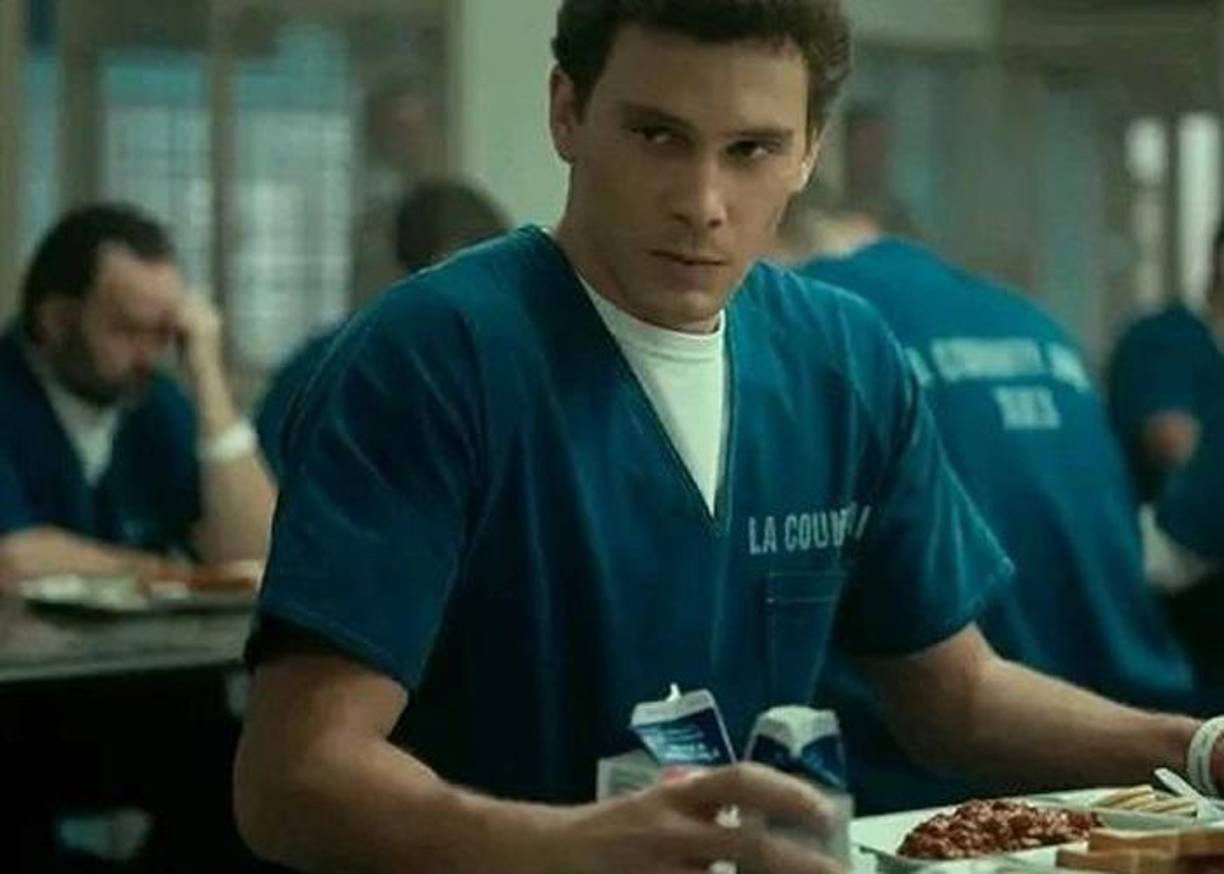 Tras desempeñar el rol de Erik en la serie de Netflix, Monsters: The Erik and Lyle Menéndez Story, el actor emitió una declaración como reacción a la sugerencia del fiscal de distrito de Los Ángeles, George Gascón, de que se los vuelva a condenar a los hermanos Menéndez por los homicidios en 1989 de sus progenitores José y Mary Louise ‘Kitty’ Menéndez, lo que podría resultar en que sean “aptos para la libertad condicional inmediata”.