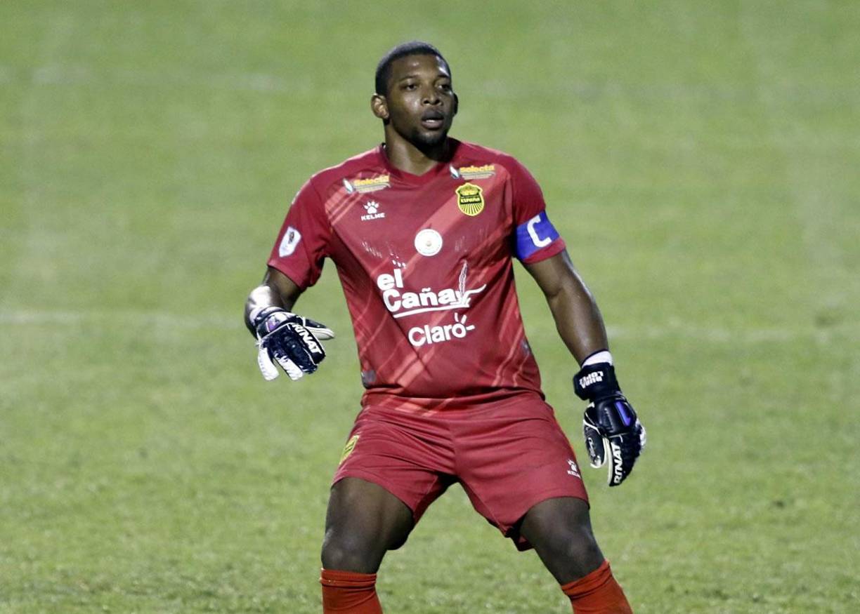 Luis López - Elías Burbara, siempre en ‘Minuto 90‘, reveló que en el caso de ‘Buba‘ es posible que se vaya al exterior. “Ya el representante de él sabe las condiciones de renovación, ellos nos dijeron que la prioridad es salir al extranjero. Ahorita van a la Copa Oro y van a esperar hasta finales de julio, tenemos el compromiso y la palabra de ellos que no van a fichar con ningún otro equipo de Honduras. Nos notificaron que la prioridad es salir, sea cual sea la oferta, tengo entendido que están analizando dos ofertas que recibieron, es casi seguro que a finales de julio, Luis López ya será un legionario más”.