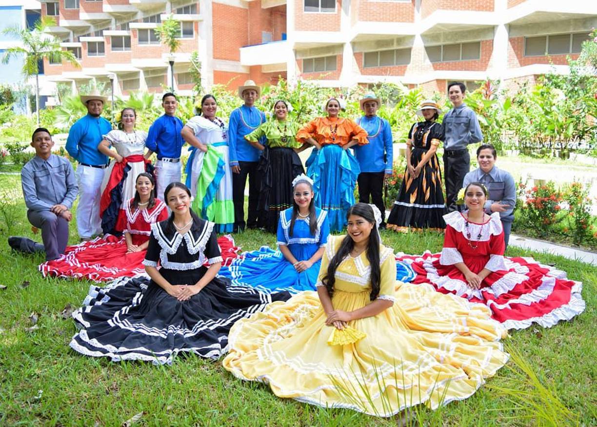 “El amor a Honduras, al folklore nacional, a la cultura, es lo que nos une. Además de propiciar un espacio para que los jóvenes puedan convivir y desarrollarse. Ahora somos un grupo independiente, realizamos diversas actividades para obtener fondos, hemos viajado a México y algunos países centroamericanos”, expresó Edwin Flores, líder del grupo.