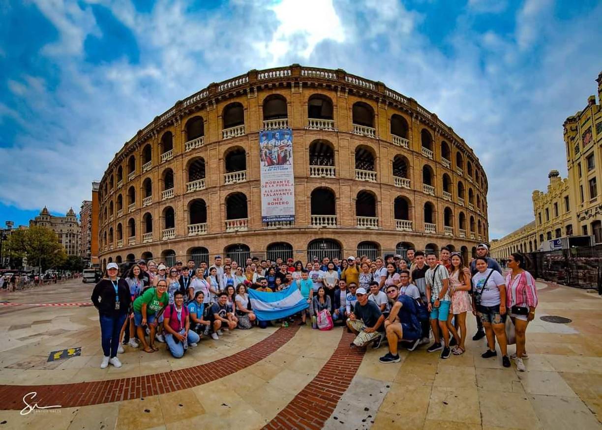 El José Trinidad Reyes de San Pedro Sula es el único instituto que cuenta con una banda de guerra que ha logrado siete campeonatos nacionales.