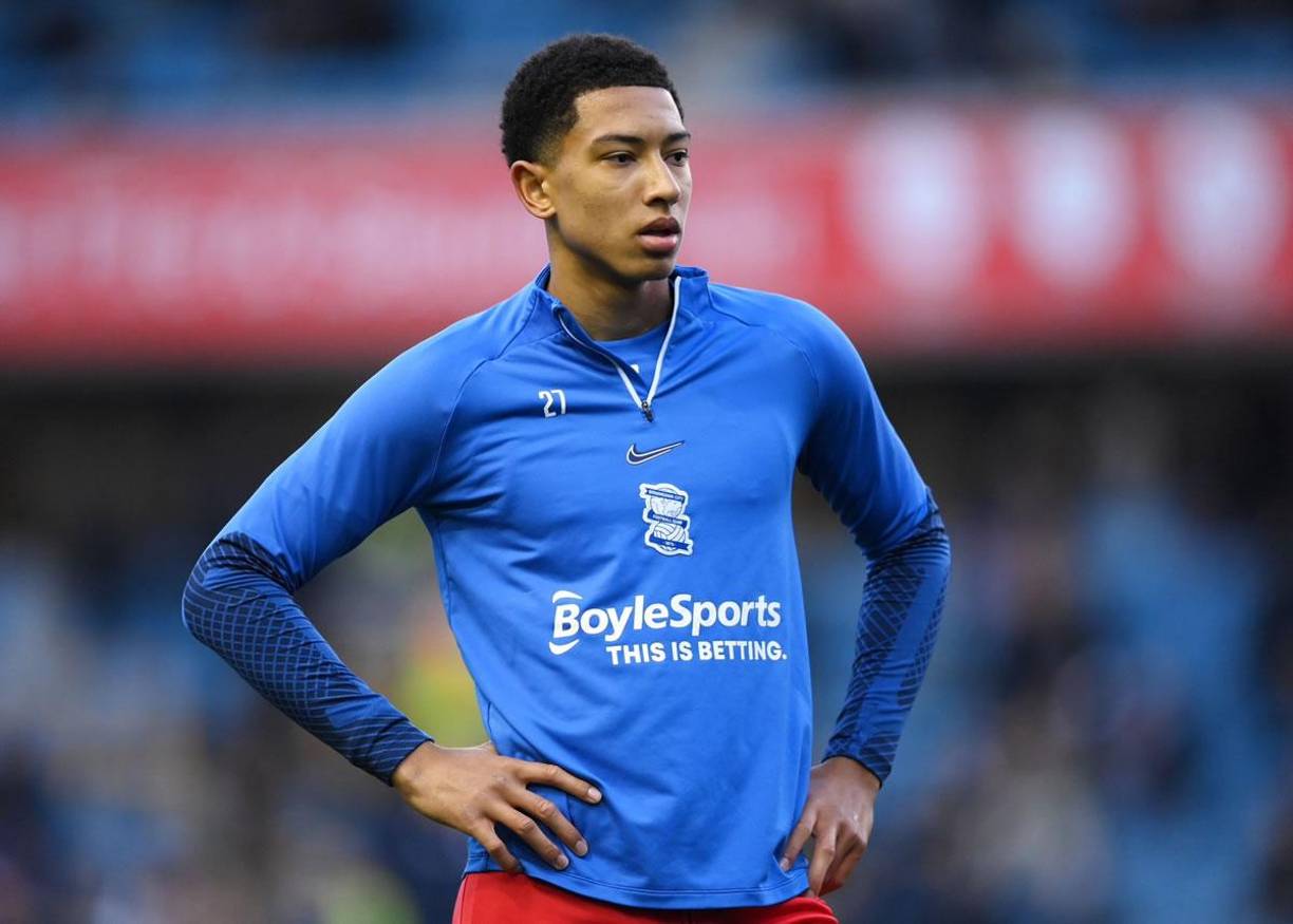 Jobe Bellingham - El hermano de Jude Bellingham se va del Birmingham al Sunderland, según Frabrizio Romano, periodista especializado en noticias del mercado de fichajes. Pagarán, según su información, casi tres millones de libras.