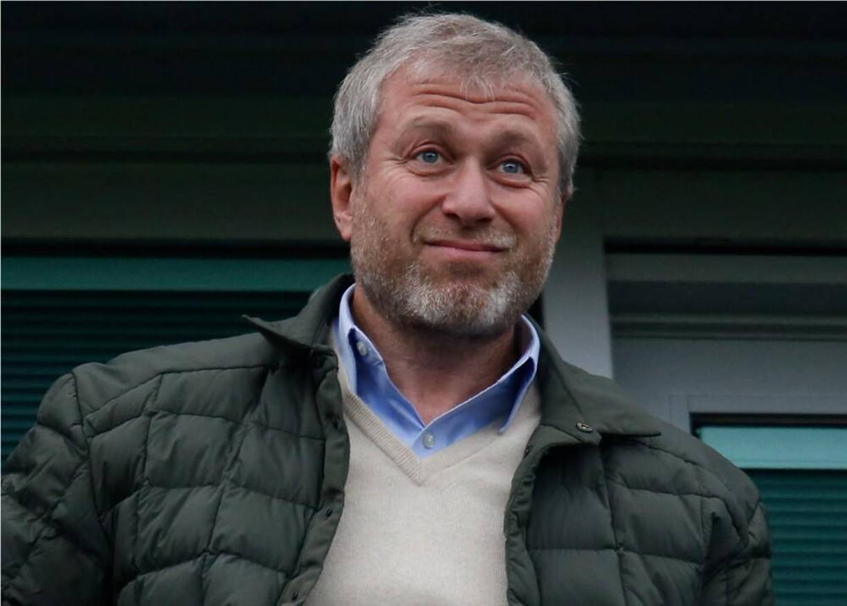 Según medios ingleses, Abramovich no tuvo otra opción que poner en venta a su amado Chelsea ya que en Reino Unido se la ha prohibido su entrada debido al conflicto entre Rusia y Ucrania. El magnate ruso ha fijado como fecha límite una semana.