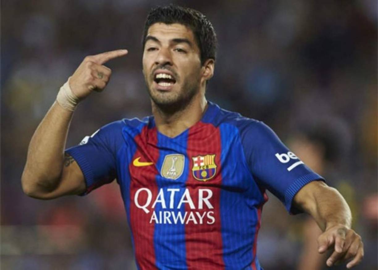 Luis Suárez. El contrato del delantero uruguayo con el FC Barcelona contiene cláusulas extrañas como lo es la de antimordiscos. Si el charrúa vuelve a morder a otro rival, tendría que pagarle una indemnización al club azulgrana. Esto se dio después de la mordida que le dio a Giorgio Chiellini en el Mundial de Brasil 2014.