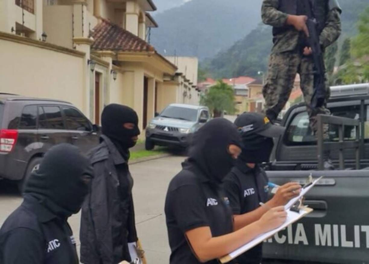 Vivienda del empresario Rolando Sabillón allanada en residencial El Pedregal de San Pedro Sula.