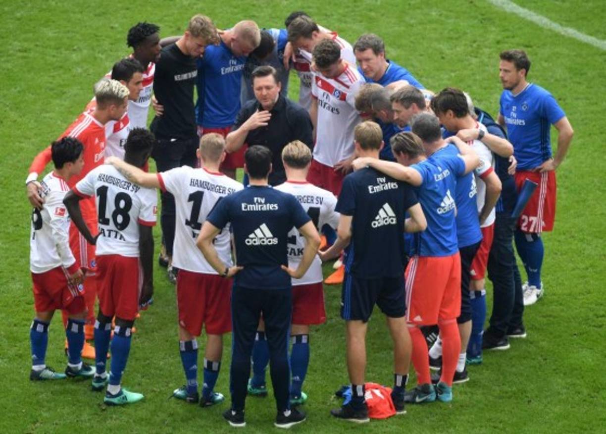 El Hamburgo acaba 17º con 31 puntos, a dos del Wolfsburgo, que deberá disputar ahora una eliminatoria a doble partido contra el tercero de la segunda división, el Holstein Kiel, para mantenerse en la élite.