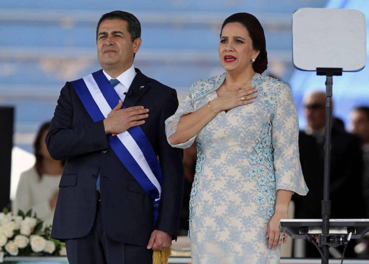 Ana García de Hernández ahora busca ser presidenta y usa como bandera de campaña el legado de su esposo.