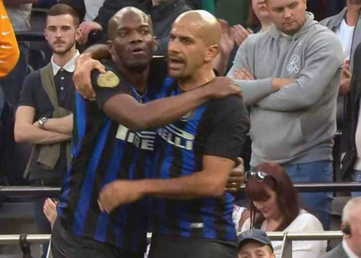 Al minuto 11 llegó el primer tanto del hondureño David Suazo. Los argentinos Javier Zanetti y Juan Sebastián Verón formaron una gran colectiva y el centroamericano sacó un derechazo que no pudo detener el ex portero noruego Erik Thorstvedt.