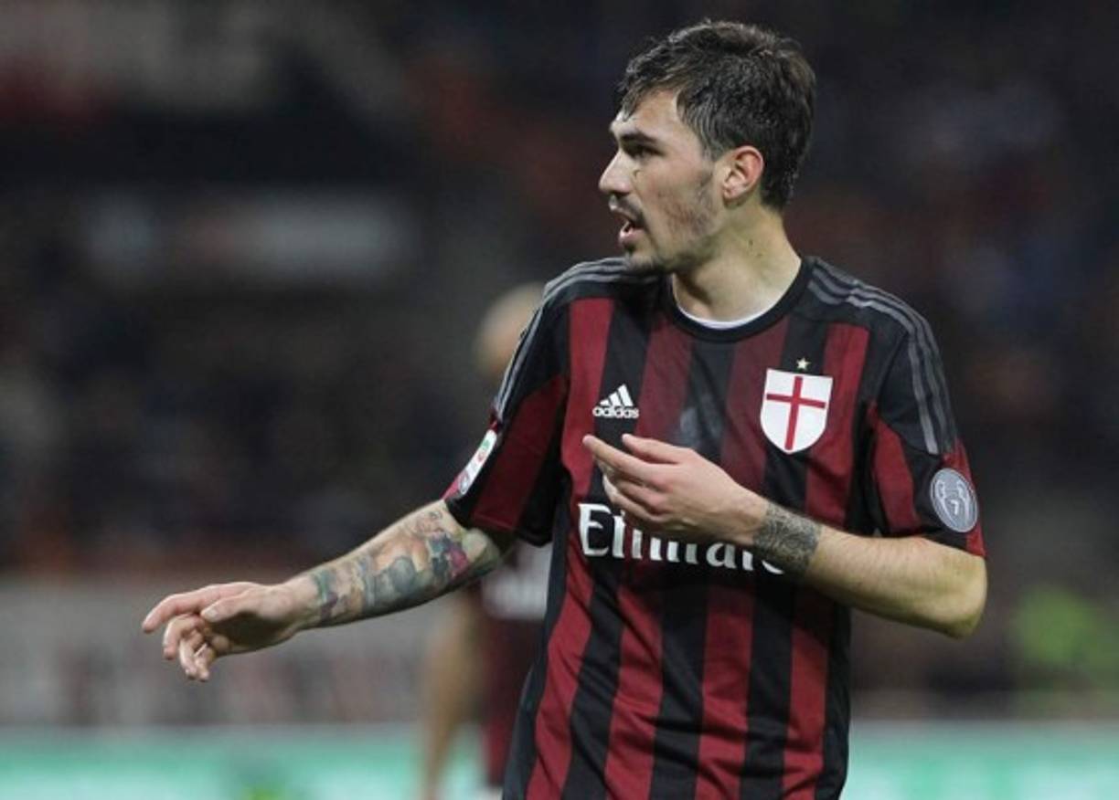 El Milan ha rechazado una buena oferta por Romagnoli. Según Calciomercato, ha sido el Chelsea el que ha llegado a ofrecer 40 millones de euros por el defensa.