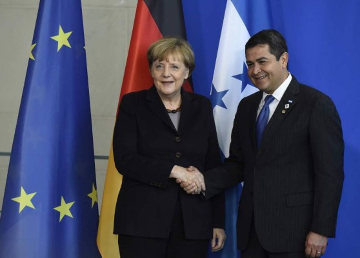 Ángela Merkel garantiza apoyo a los planes contra la corrupción del Gobierno hondureño.