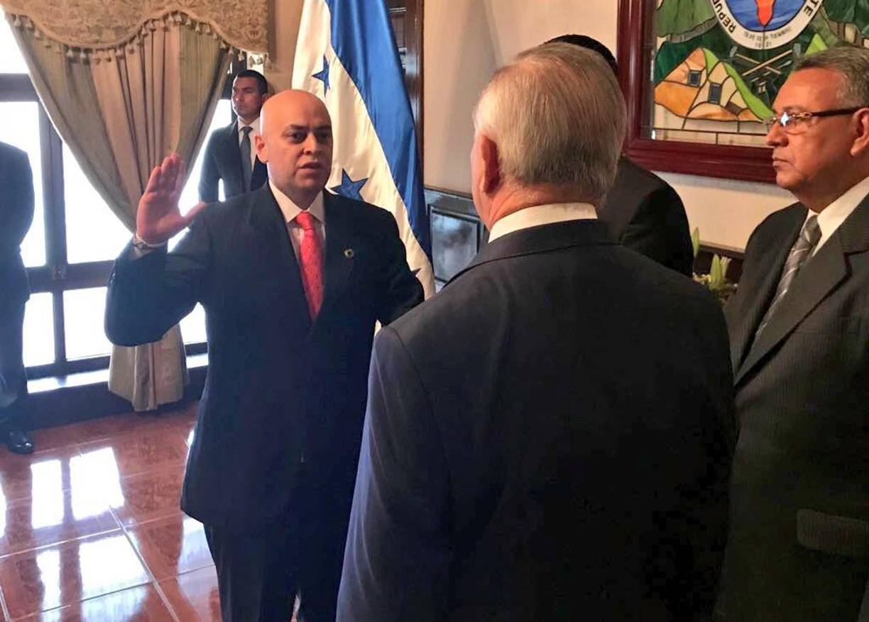 En septiembre de 2013, asumió el cargo de Fiscal General por cinco años. En 2018, fue reelecto en medio de una polémica elección, en la cual no formaba parte de los aspirantes. 