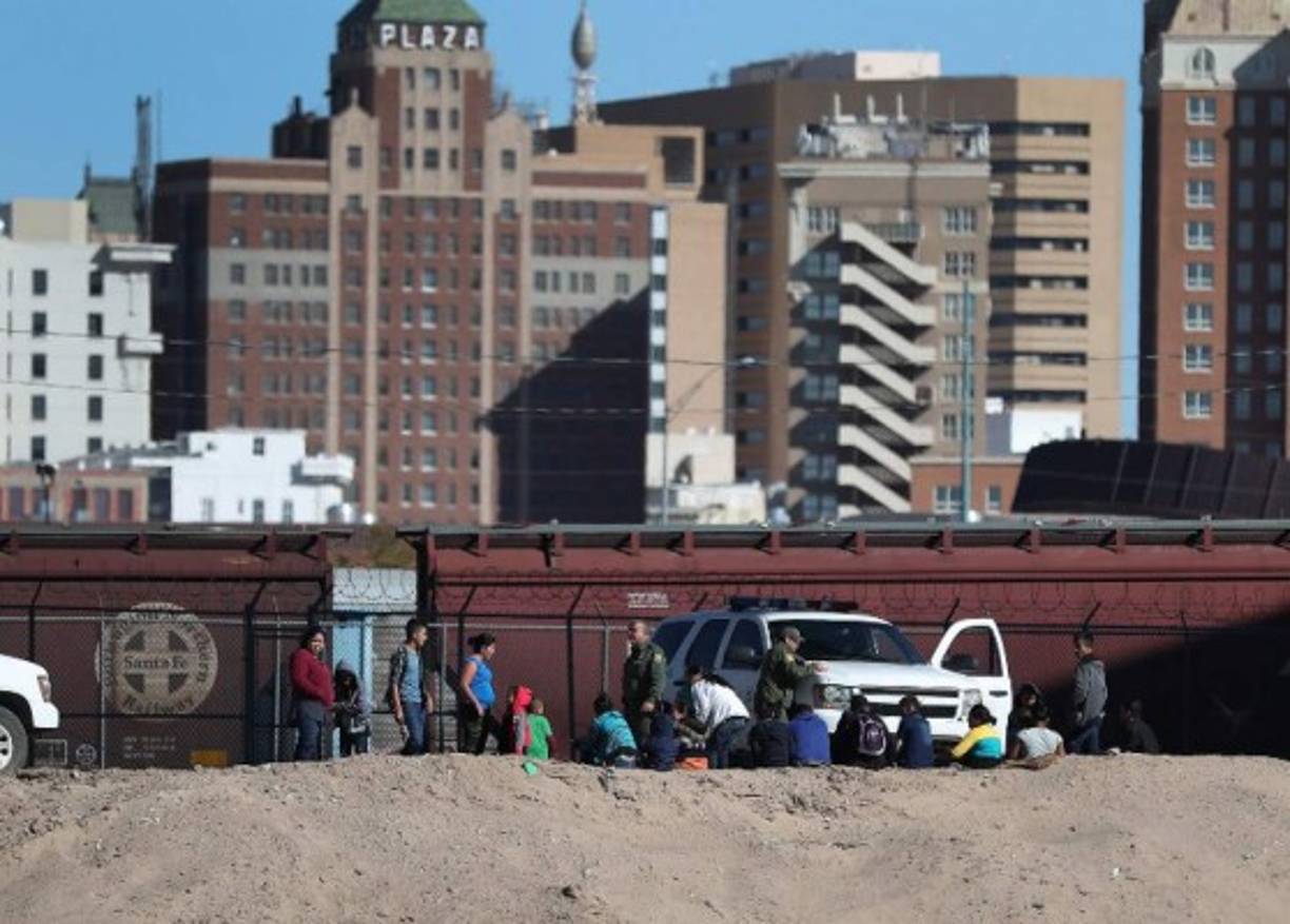 Ningún acuerdo se la logrado entre Trump, que reclama 5,700 millones de dólares para la construcción de un muro fronterizo con México, y los opositores demócratas del Congreso, totalmente opuestos a este proyecto que denuncian como 'inmoral', costoso e ineficaz.