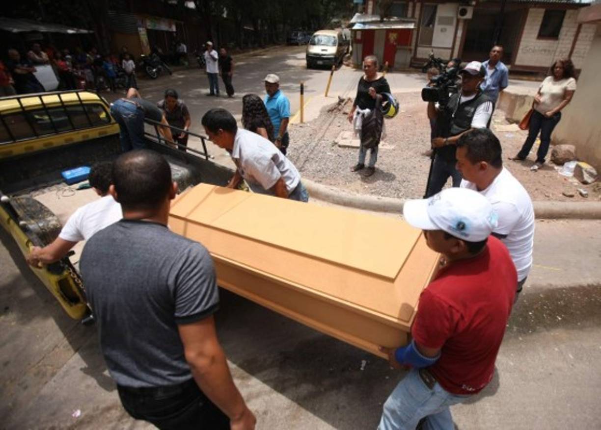 En el lugar de la masacre quedaron esparcidos más e 40 casquillos que fueron encontrados por agentes de Inspecciones Oculares de la Dirección Policial de Investigaciones (DPI).