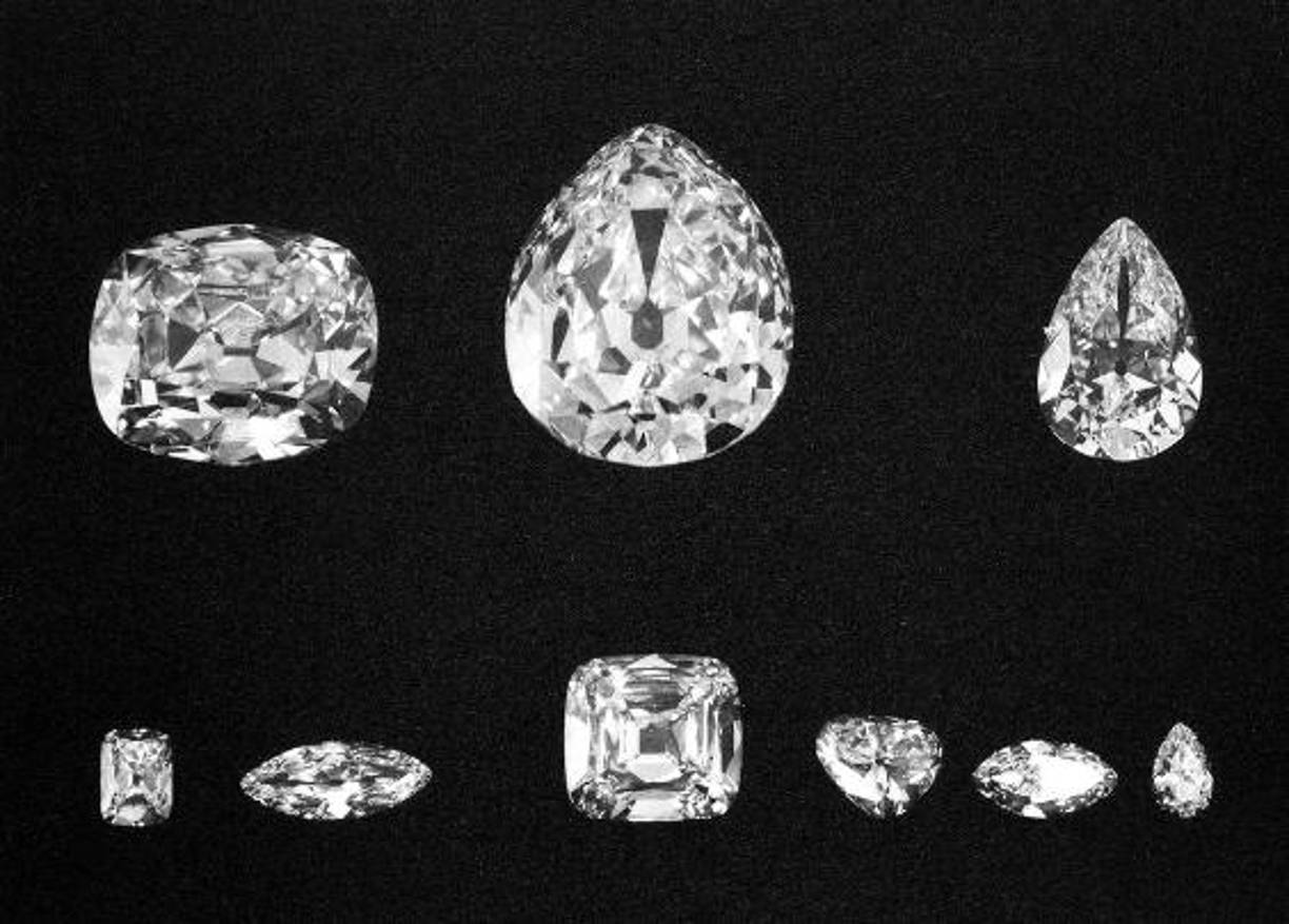 Enviado a Ámsterdam, fue tallado en dos piedras principales, siete piedras preciosas y 96 brillantes. Muchos de estos diamantes fueron colocados en las joyas de la corona, mientras que otros fueron regalados a otros miembros de la familia real. 
