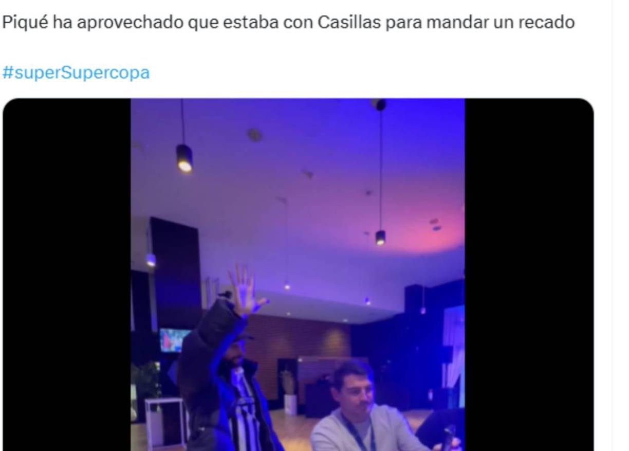 Piqué reapareció y se burló de Iker Casillas con una manita.