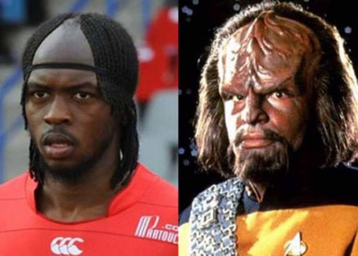 El marfileño Gervinho, el jugador de la Roma, debe de tener un estilista con poco recorrido.