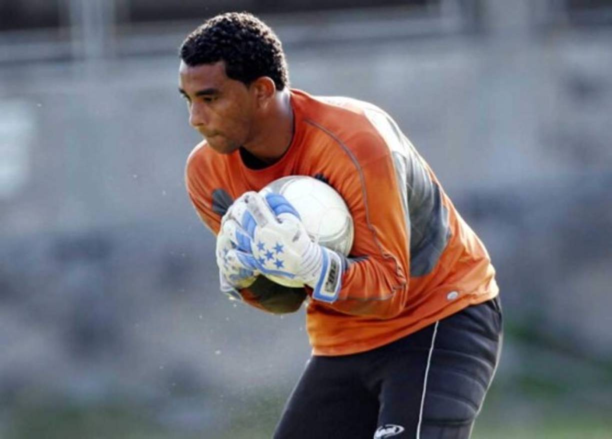 José Mendoza: Portero hondureño de la UPN.